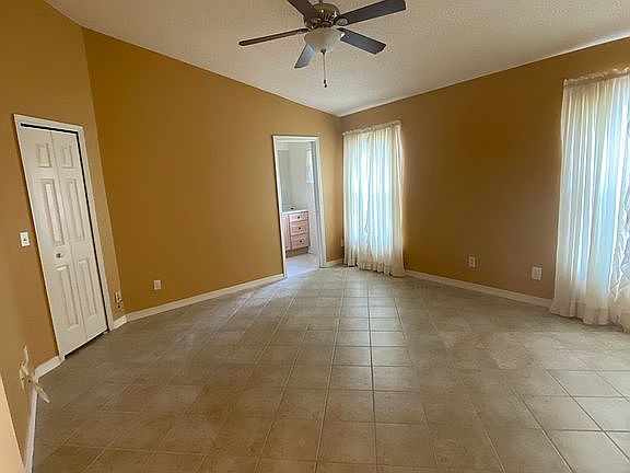 Master with walk in closet