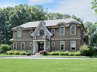 176 Hartshorn Dr, Short Hills, NJ 07078