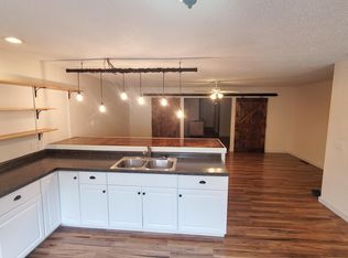 218 1/2 Main St, Savanna, IL 61074