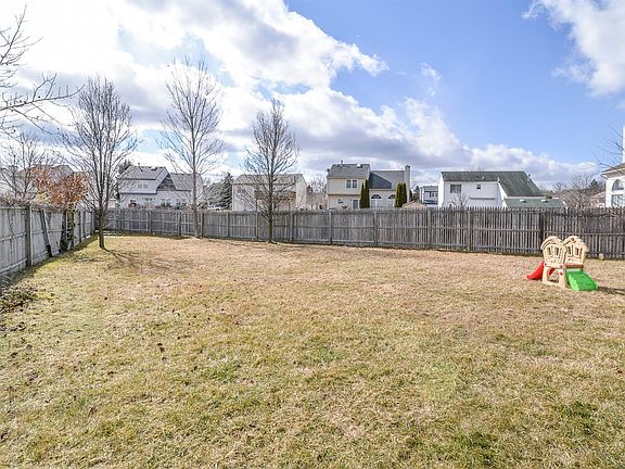 4th image of 7050 Streamwood Dr