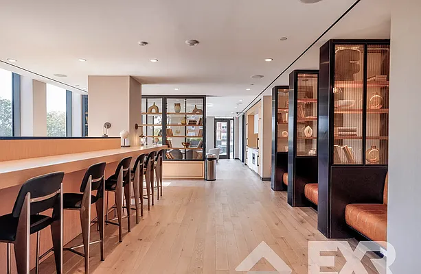 Rented by EXR | media 35