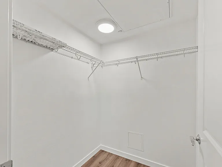 228 S San Dimas Ave — Photo 11