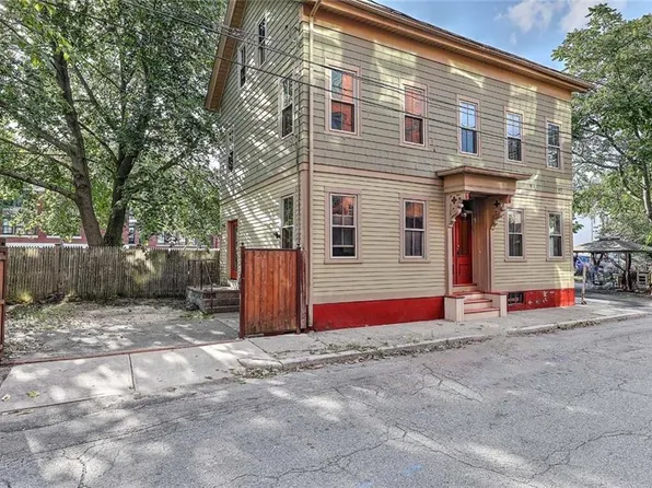 65 Grant St, Providence, RI 02909