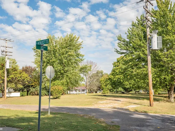 945 Lafayette St, Warsaw, IL 62379