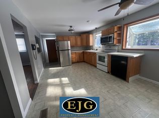 75 Indian Acres Dr, Hinsdale, NH 03451