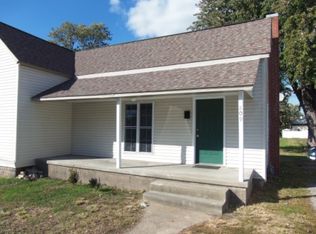 809 W Monroe St, Herrin, IL 62948