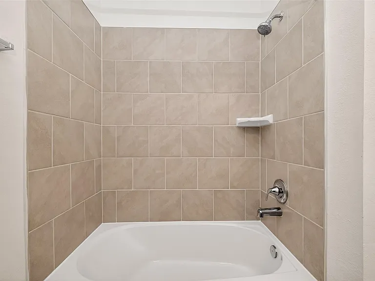 12602 Blue Jay Cove Ln — Photo 36