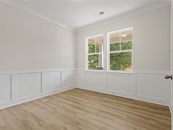 5th image of 315 Old Shirley Rd