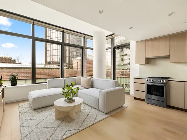 3 Court Square image 1 of 20