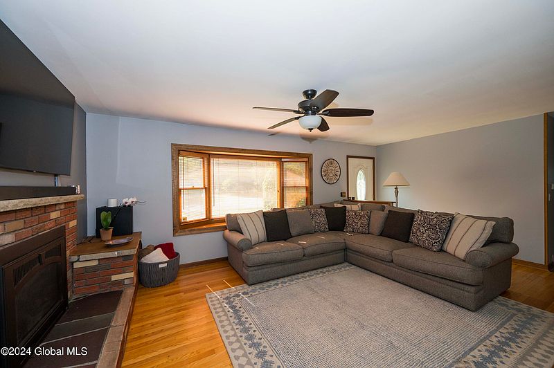 3rd image of 106 Scotch Bush Road