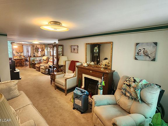 4th image of 549 Carson St