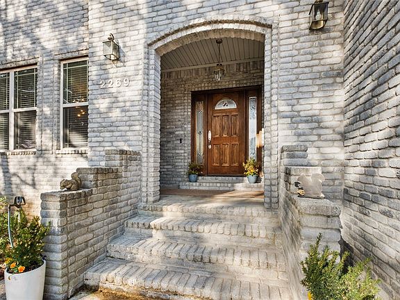 4th image of 2269 N Briarwood Ln