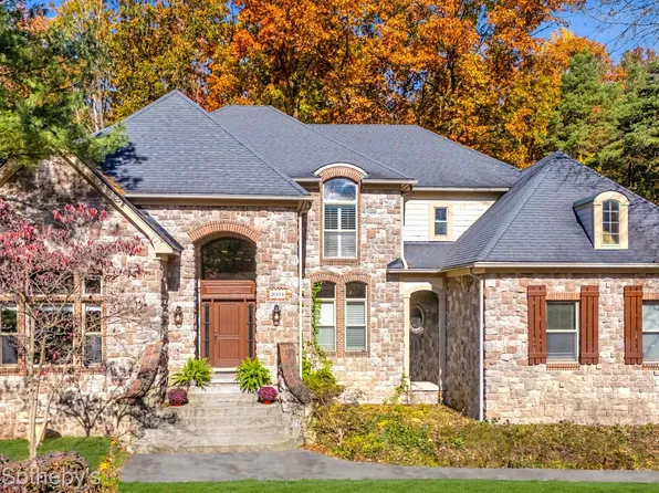 2604 Canterwood, Highland, MI 48357