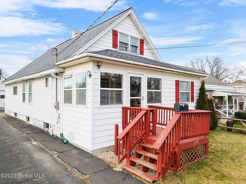 3rd image of 2548 2nd Avenue