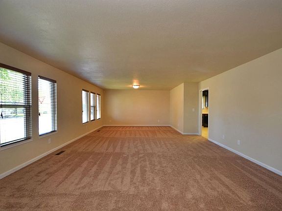 Formal living & dining areas