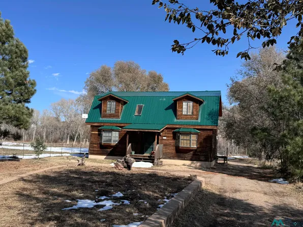 20 Los Alamogordos Rd, Las Vegas, NM 87701