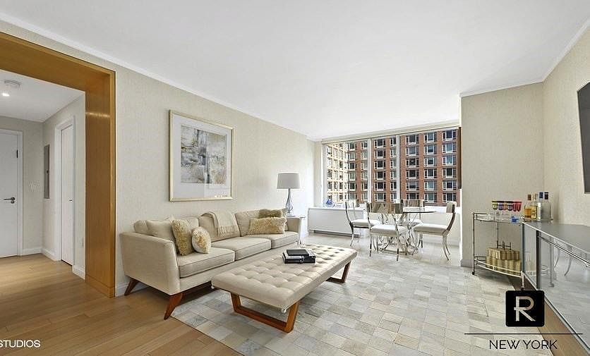 1st image of 212 Warren St APT 6A