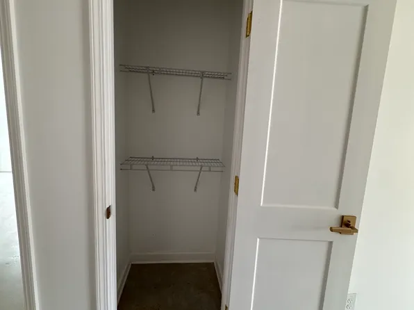 296 Whitaker Dr, Holly Springs, MS 38635