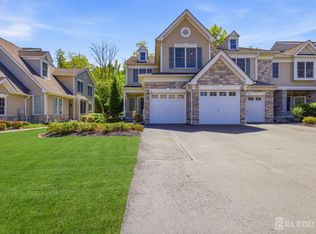 17 Tree Swallow Dr, Princeton, NJ 08540
