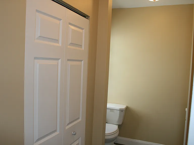33 Fairfield Ave #B — Photo 9
