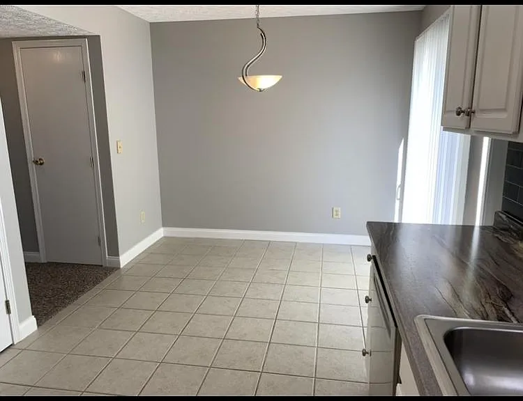 1615 N Star Ave — Photo 4