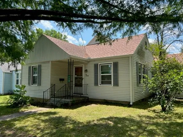 220 N 30th St, Parsons, KS 67357