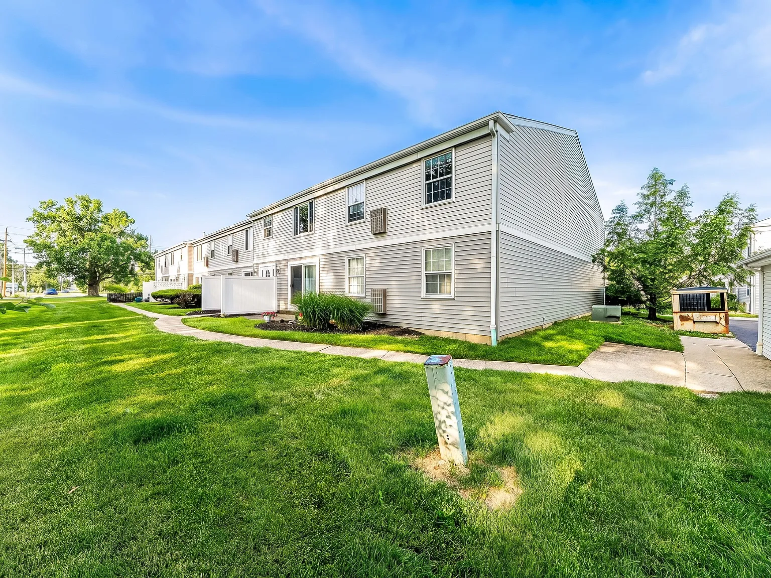Olmsted Falls Village Apt - SPO Properties — Photo 3