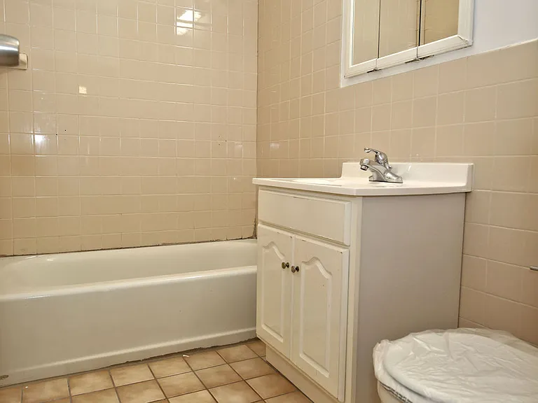 Apartment for Rent — Photo 7