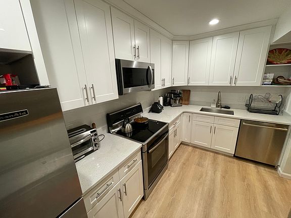 2nd image of 530 Vfw Pkwy APT 104