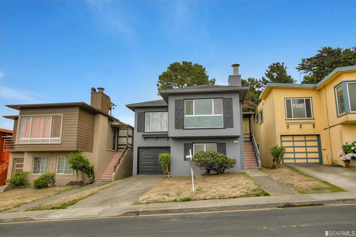 210 Palisades Dr photo 1