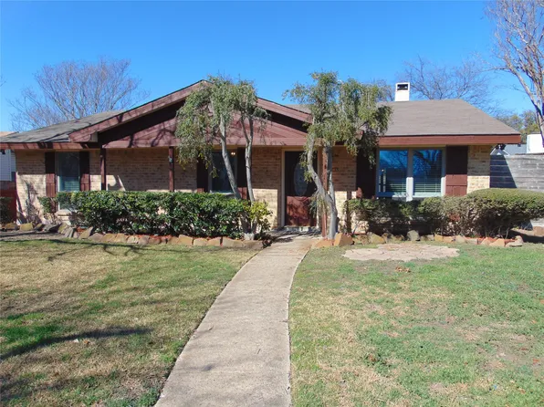 10835 Hayfield Dr, Dallas, TX 75238