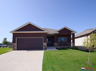 9249 S 71st St, Lincoln, NE 68516