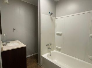 40 6th St, Derby, CT 06418