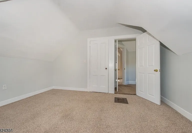 51 Cedar Ave — Photo 15