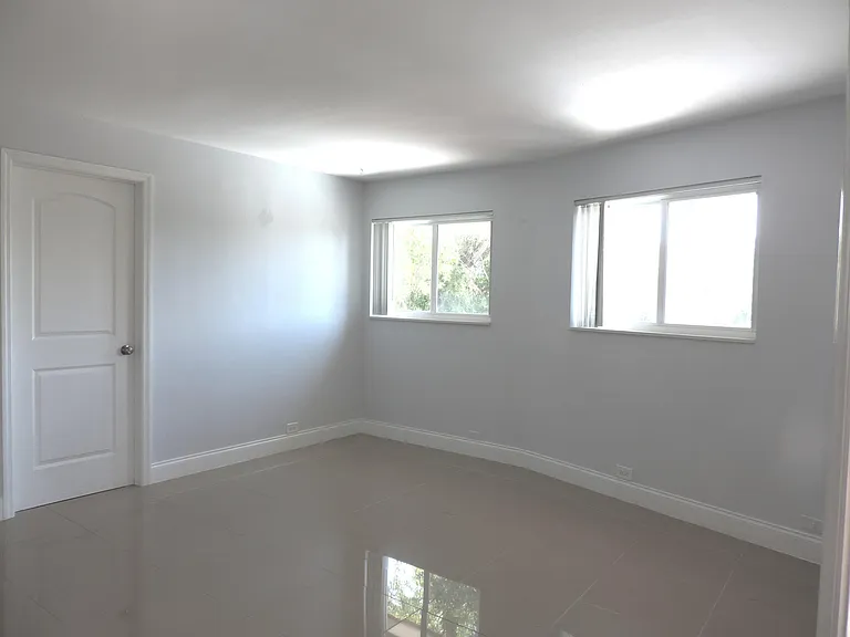 915 SE 22nd Ave — Photo 9