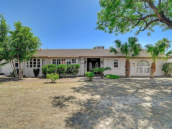 3rd image of 1597 Santa Anita Dr