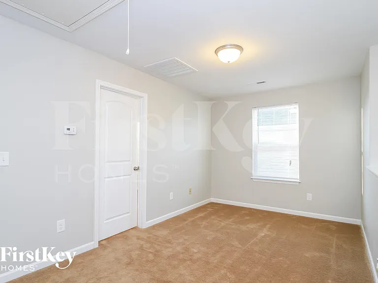4360 Oak Pointe Dr — Photo 10