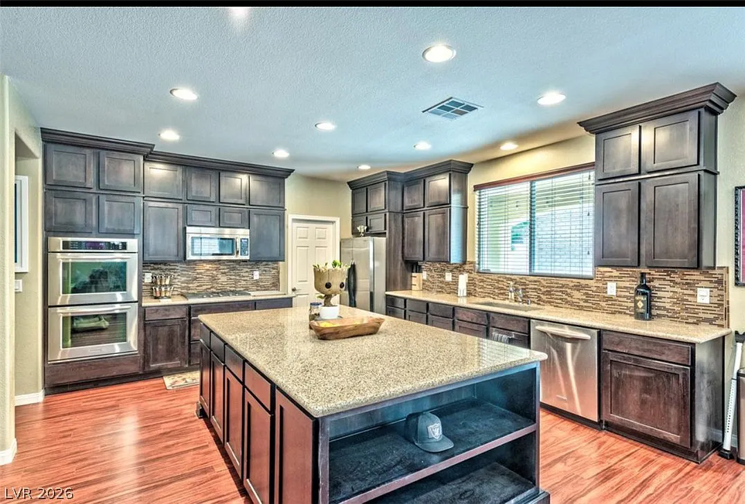 4 bed, 3.0 bath, 3587 sqft, $3,750 — Photo 2