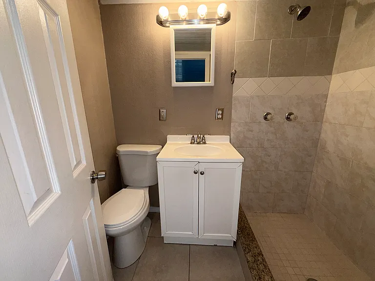 6014 Southern Comfort Blvd — Photo 8