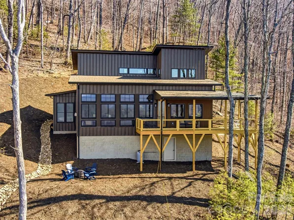 10 Nellie Bell Ln, Swannanoa, NC 28778