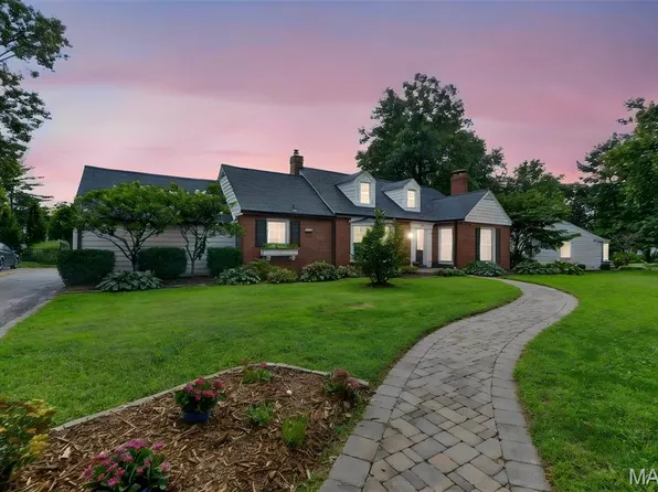 38 Tulip Dr, Saint Louis, MO 63119