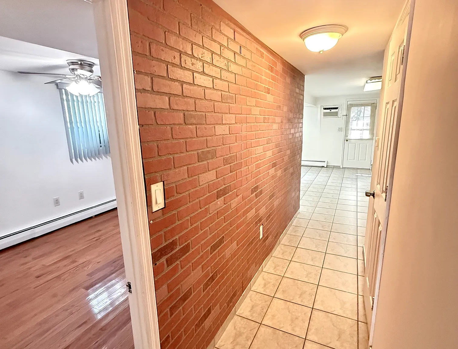 1 bed, 650 sqft, $1,700 — Photo 4