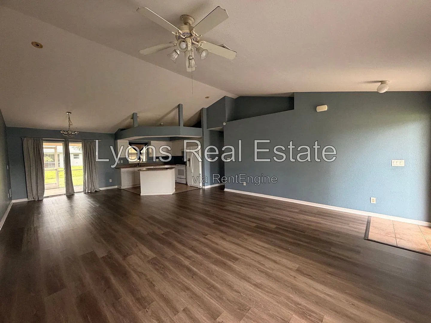 4 bed, 2.0 bath, 1712 sqft, $1,850 — Photo 2