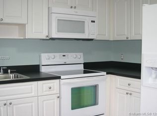 900 SW 8th Ave, Miami, FL 33130