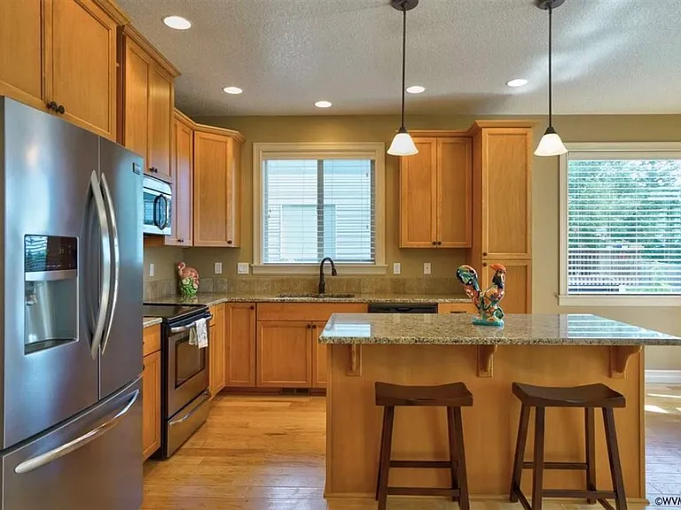 2689 Broadway St NW — Photo 8