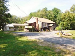24 Plymouth St, Halifax, MA 02338