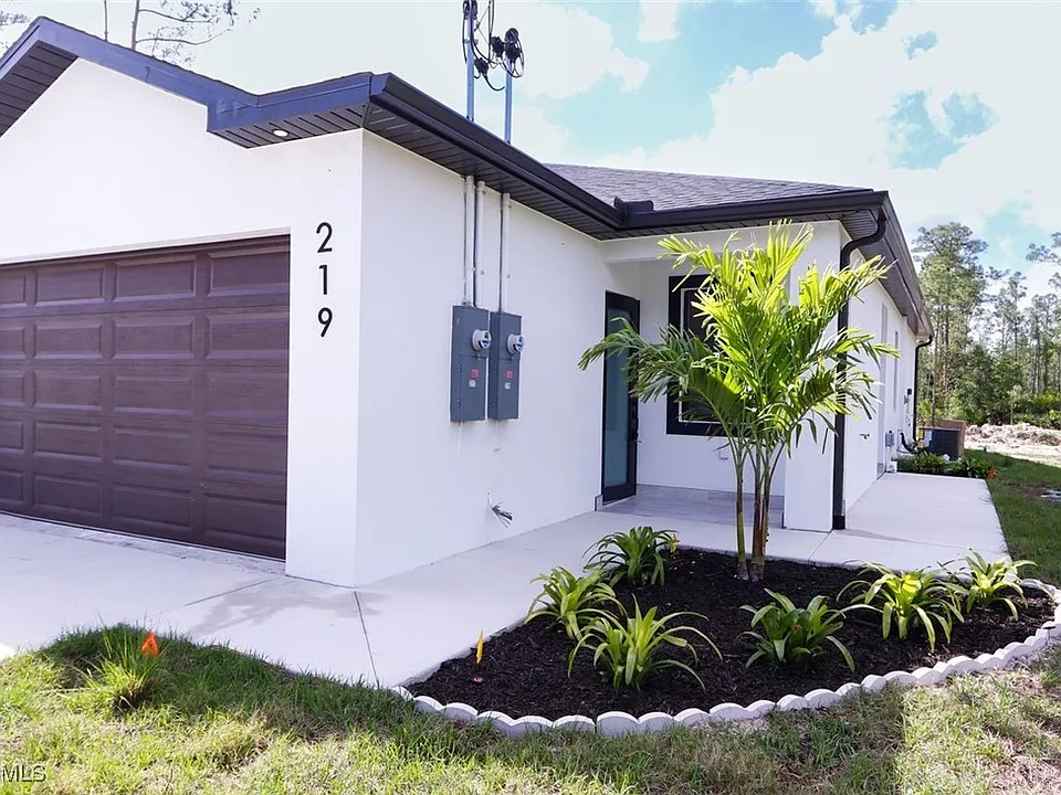 219 Greenbriar Blvd