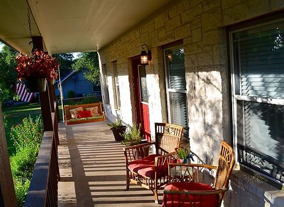 3rd image of 117 Winding Oak Dr