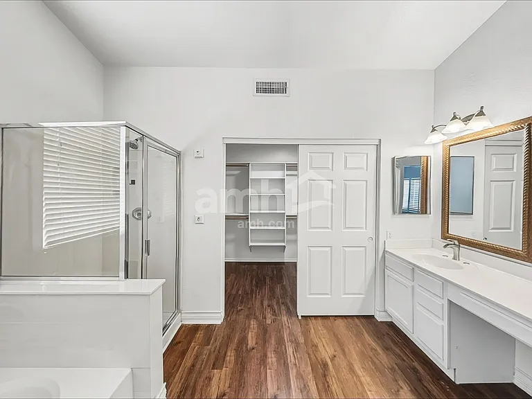 9715 E Inverness Ave — Photo 13