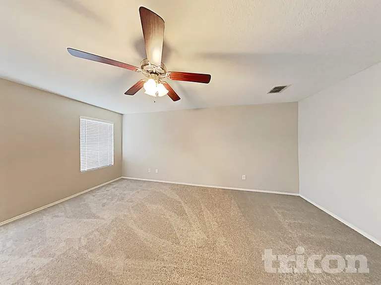 1412 Royal Meadows Trl — Photo 7